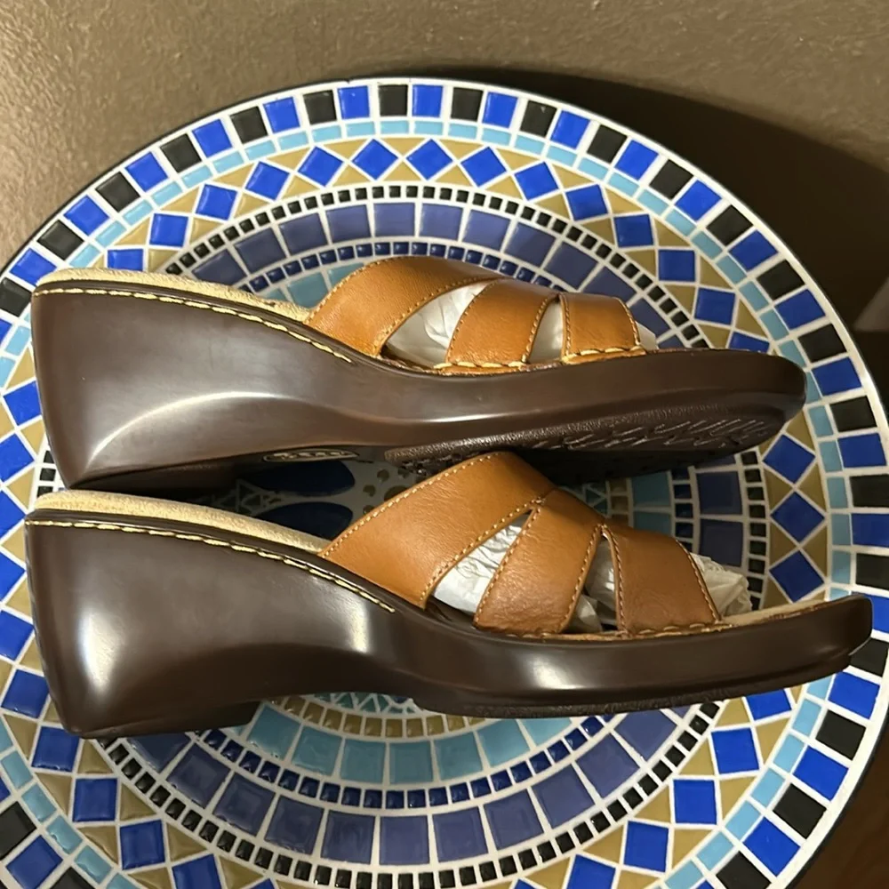 Bass Cushion wedge heel